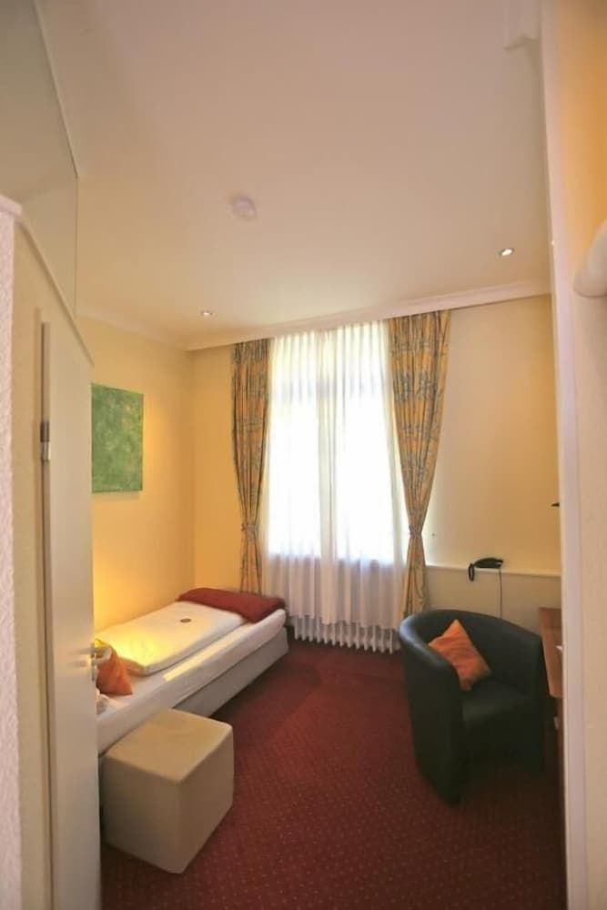 CAREA Schlosshotel Domäne Walberberg 3