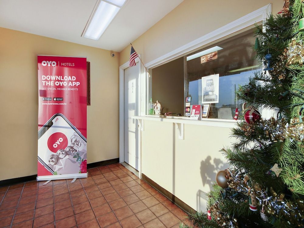OYO Hotel Petersburg VA I-95 & E Washington St 3