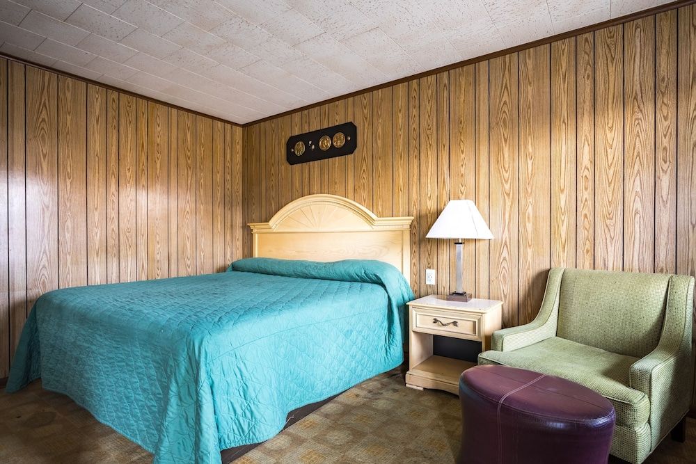 OYO Hotel Holly Springs MS 3