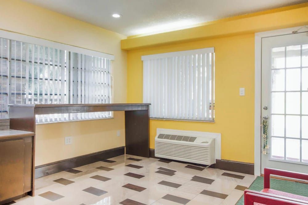 OYO Budget Inn Bartow 2