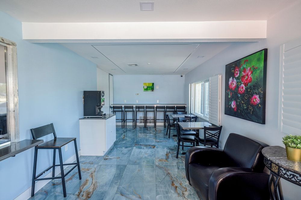 Hotel Avenida Victorville I 15 3