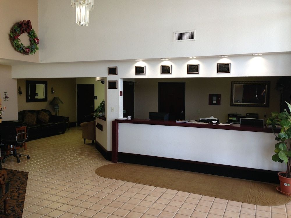 Brentwood Inn Suites 2