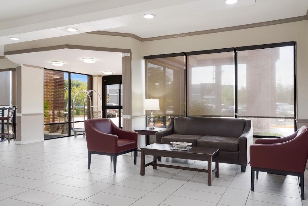 Red Roof Inn & Suites Jacksonville, NC 3