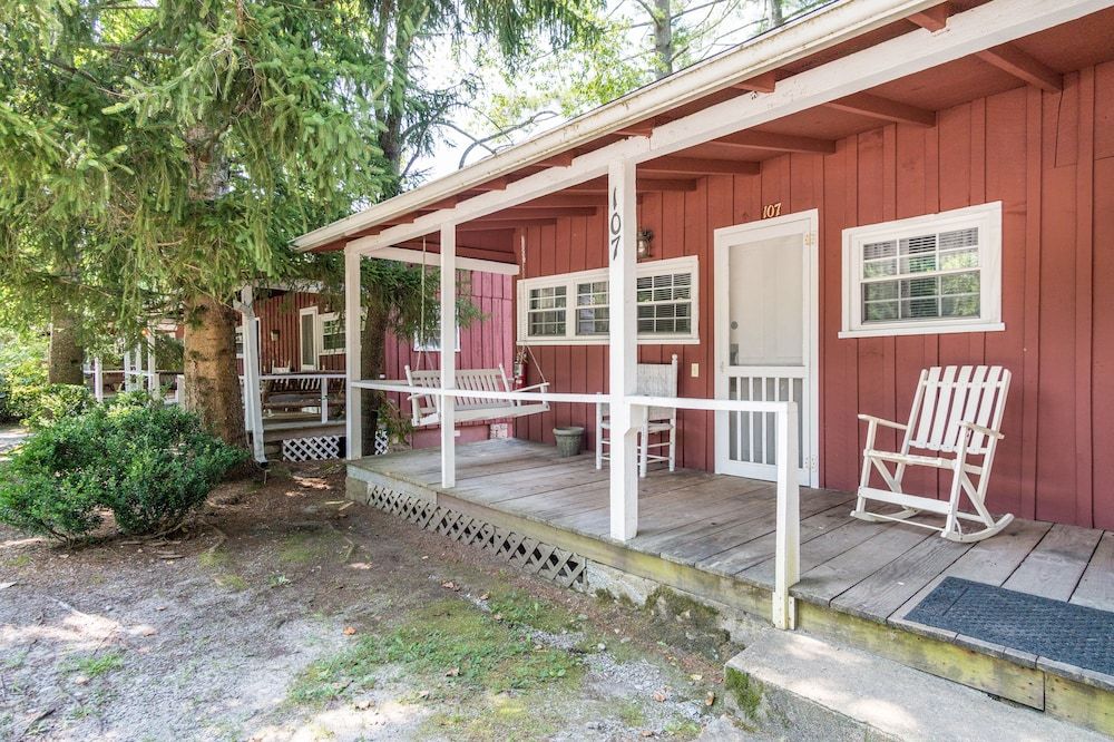 Highland Lake Inn & Resort 4 étoiles à Flat Rock