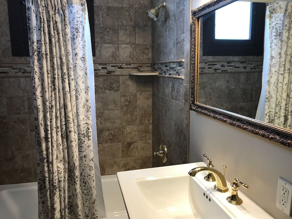 Riverside Hot Springs Inn & Spa - Adults Only 3