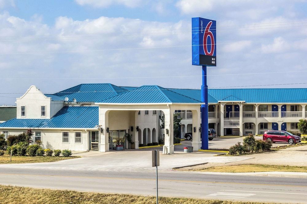 Motel 6 Seguin, TX 2 estrelas em Seguin