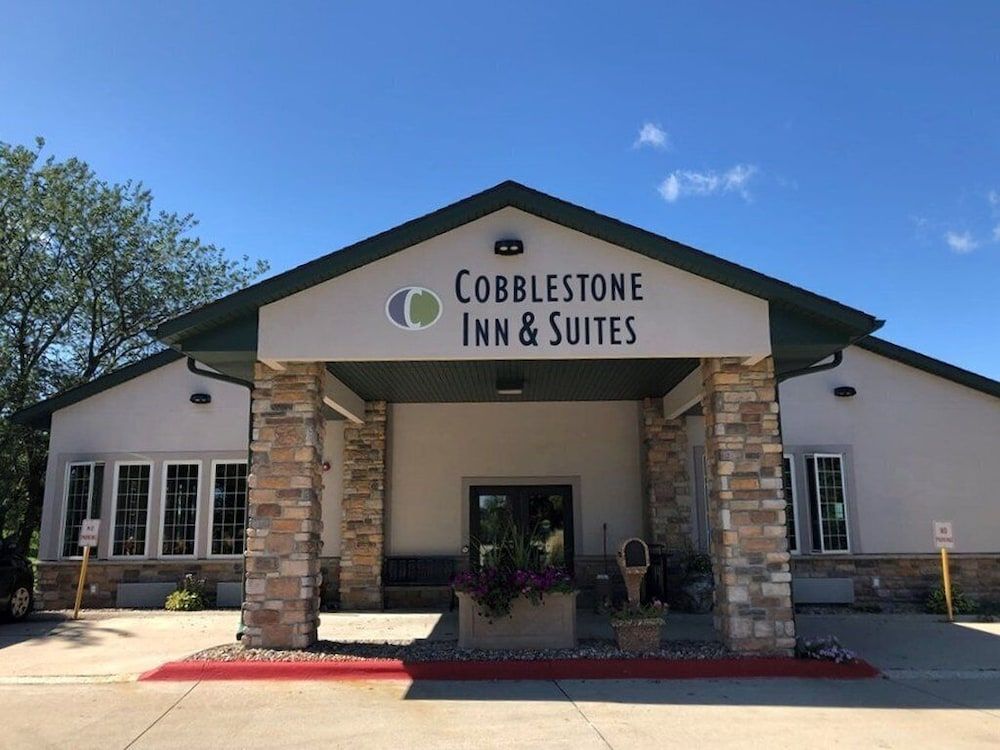 Cobblestone Inn & Suites - Denison Majestic Hills 3 étoiles à Denison