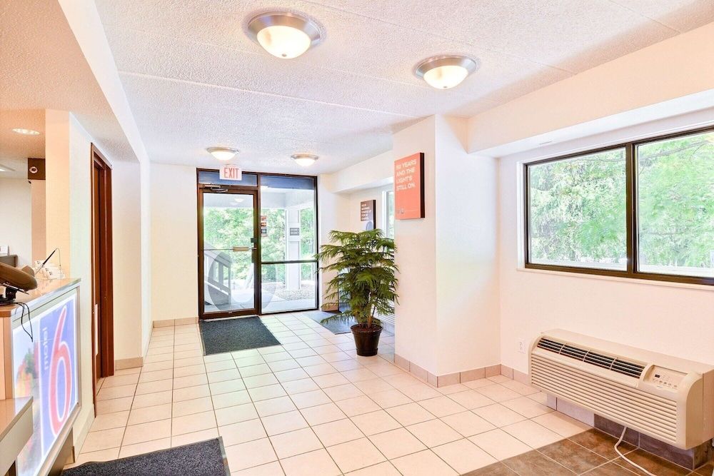 Motel 6 Nashua, NH - South 3