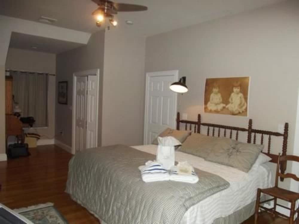 Josephine's Bed & Breakfast 3