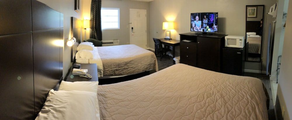 Deerfield Inn & Suites 3