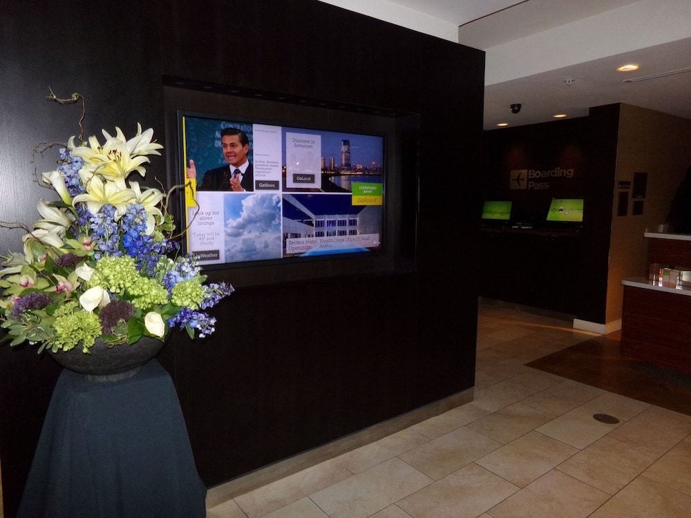 Courtyard Somerset by Marriott 3