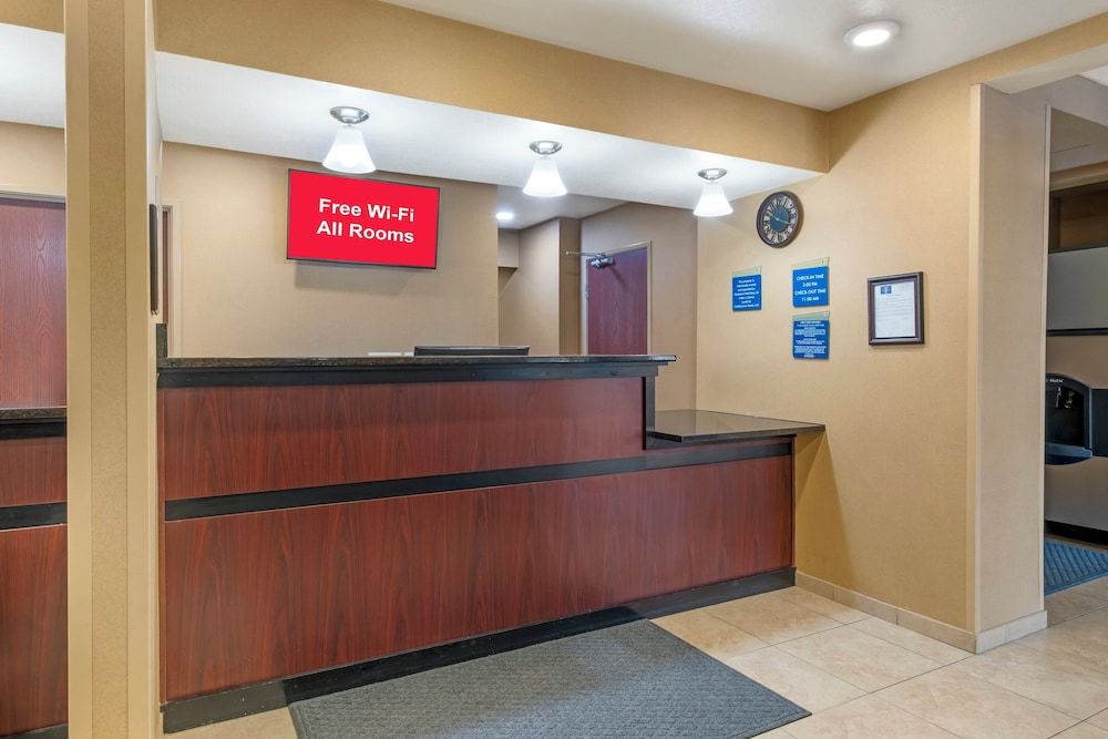 Red Roof Inn Charlestown 2