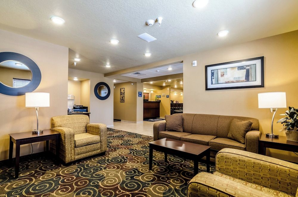 Cobblestone Inn & Suites - Cambridge 2