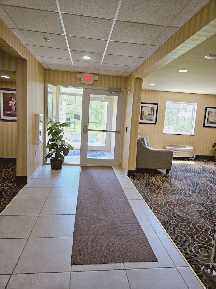 Cobblestone Inn & Suites - Bloomfield 2