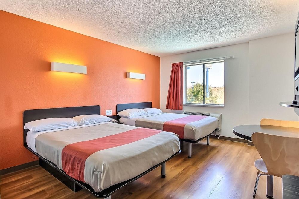 Motel 6 Gilroy, CA 3