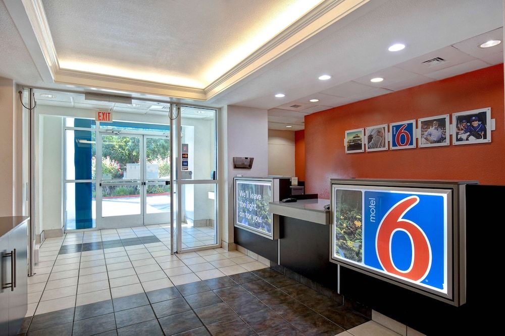 Motel 6 Gilroy, CA 2