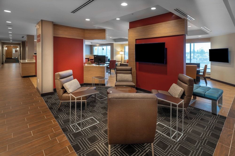 TownePlace Suites by Marriott Milwaukee Oak Creek 2