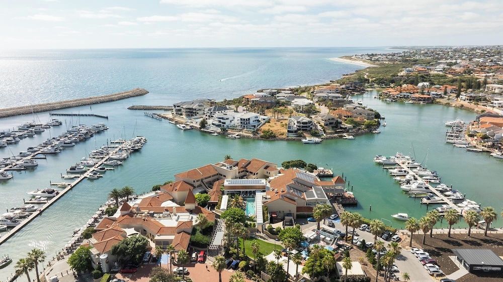 The Marina Hotel - Mindarie -1 estrelas em Mindarie