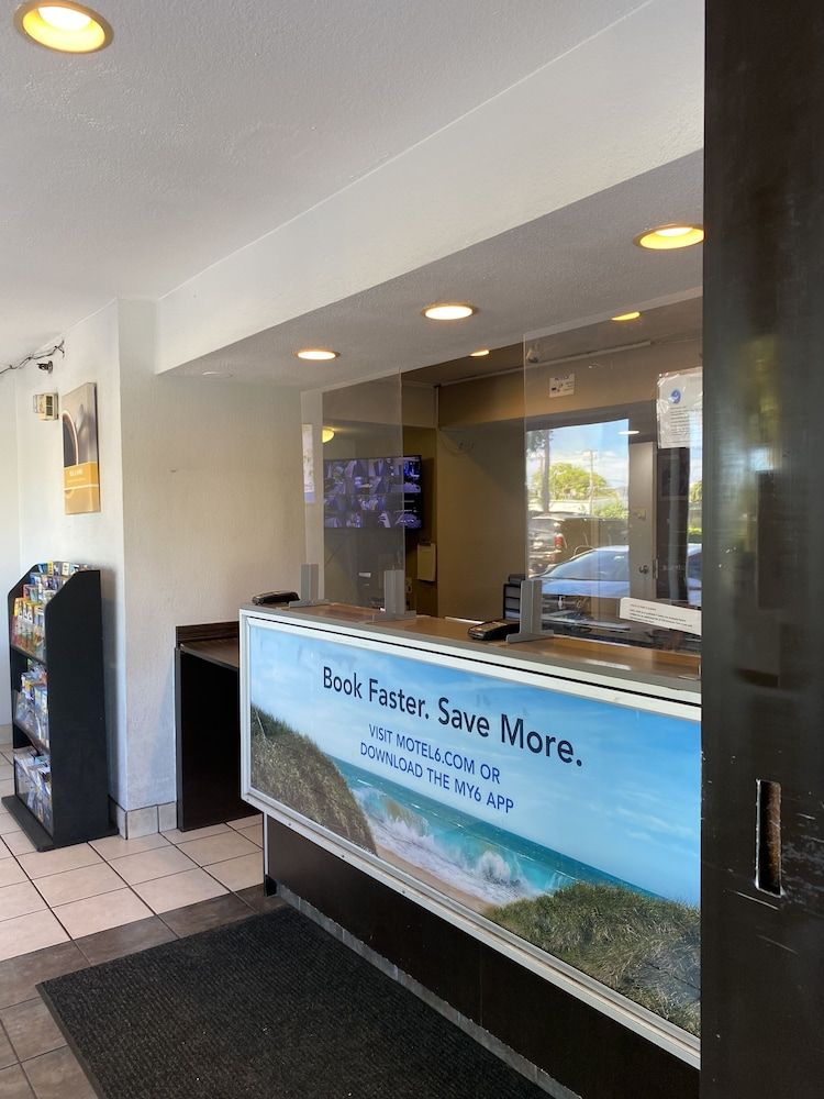 Motel 6 Lantana, FL 3