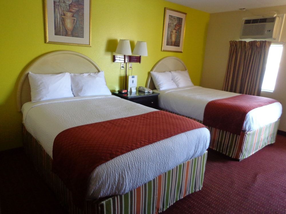 Economy Inn Express Warren 3