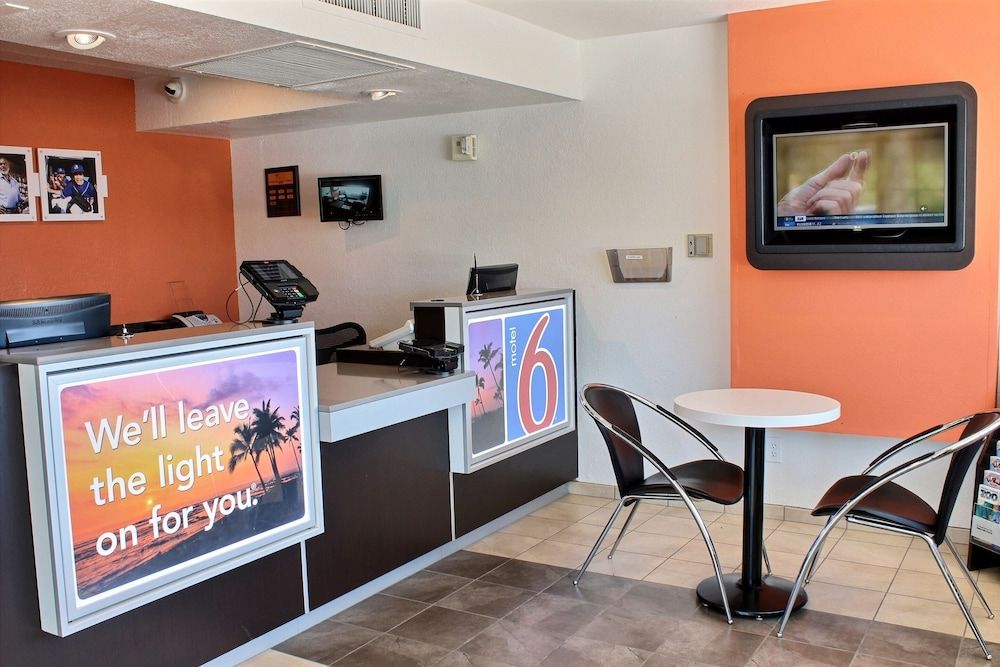 Motel 6 Coalinga, CA - East 3