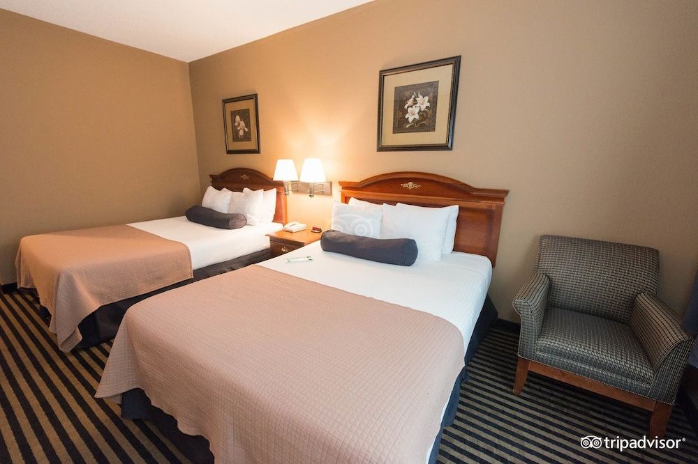 Mountain Inn & Suites 2