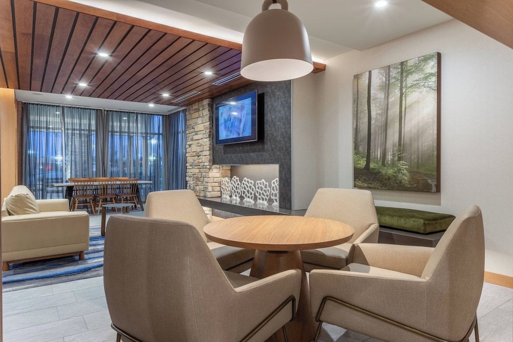 Fairfield Inn Suites Franklin 3