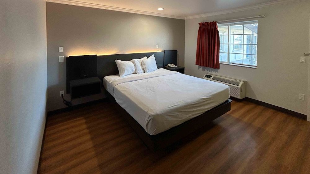 Studio 6 Mojave, CA - Airport 2