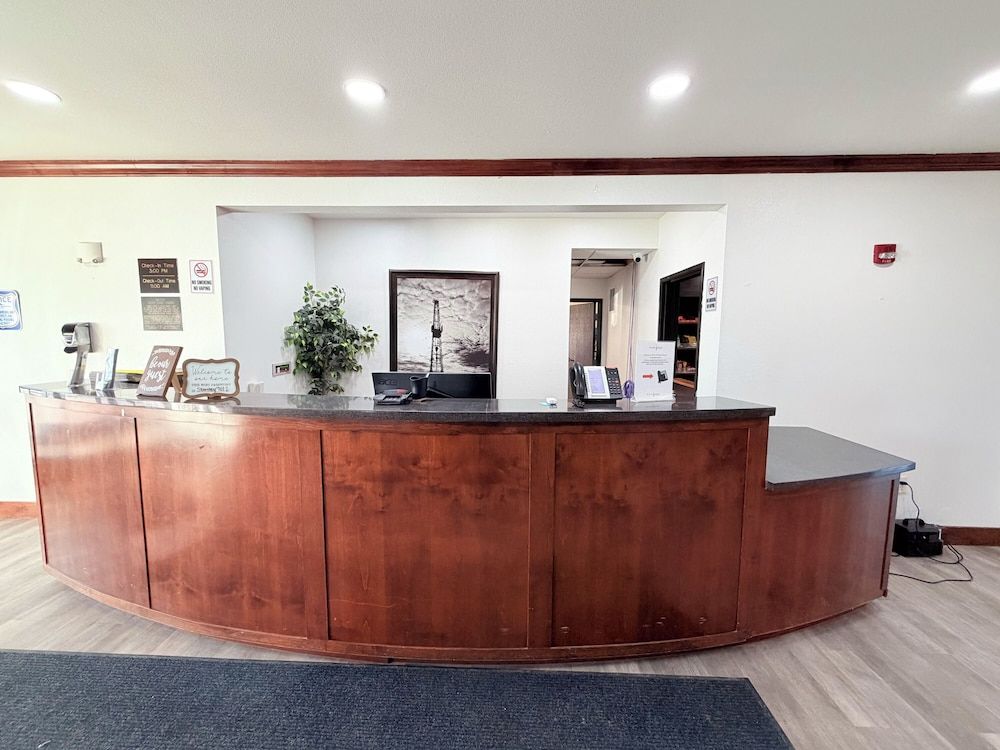 Black Gold Suites Stanley 3