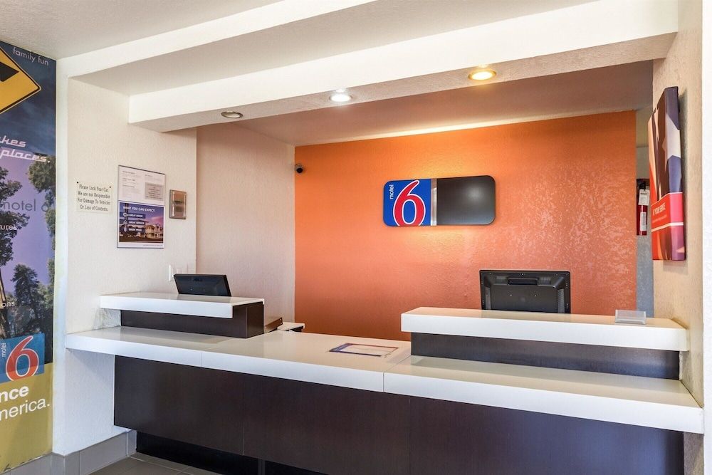 Motel 6 Uvalde, TX 2