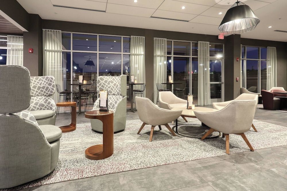 Courtyard by Marriott North Brunswick 2