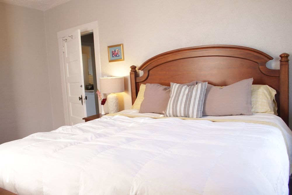 Modern Homestead Guest House 2