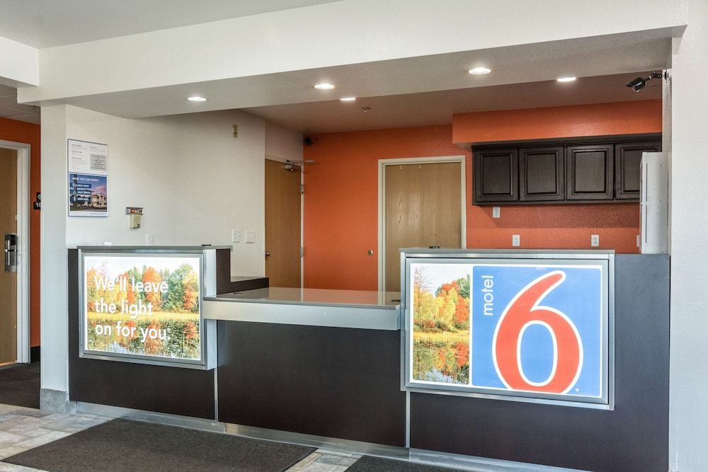 Motel 6 Barkeyville, PA 2