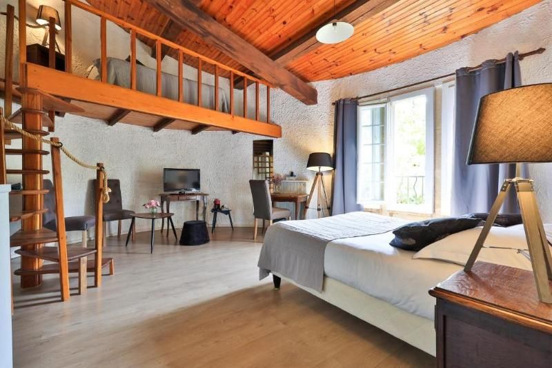 Logis Hôtel Castel Mouisson 2