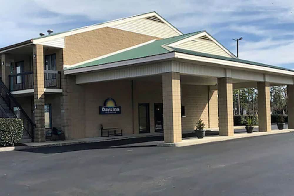 Days Inn by Wyndham Cape Carteret near Emerald Isle 2 estrelas em Cape Carteret