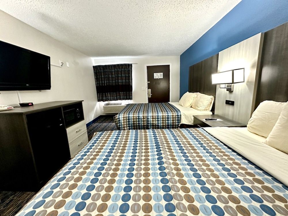 Red Carpet Inn Orchard Park - Buffalo, NY 3