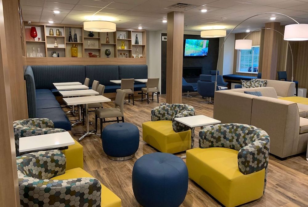 Microtel Inn Suites By Wyndham Woodland Park 2