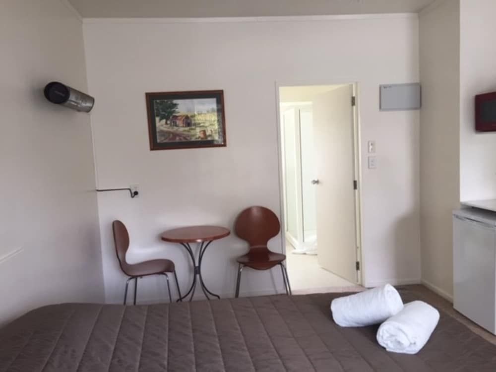 Castle Court Motel 2