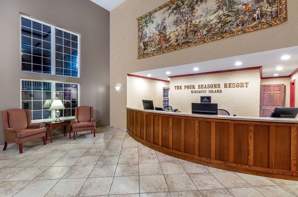 Four Seasons Island Resort 3