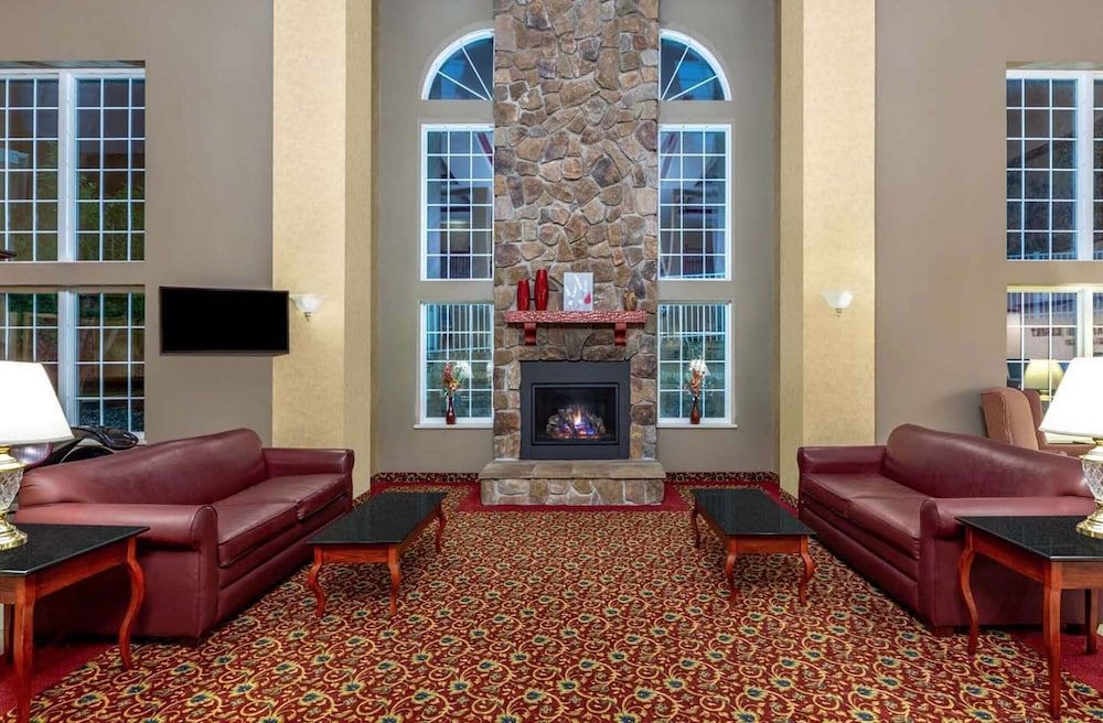 Four Seasons Island Resort 2