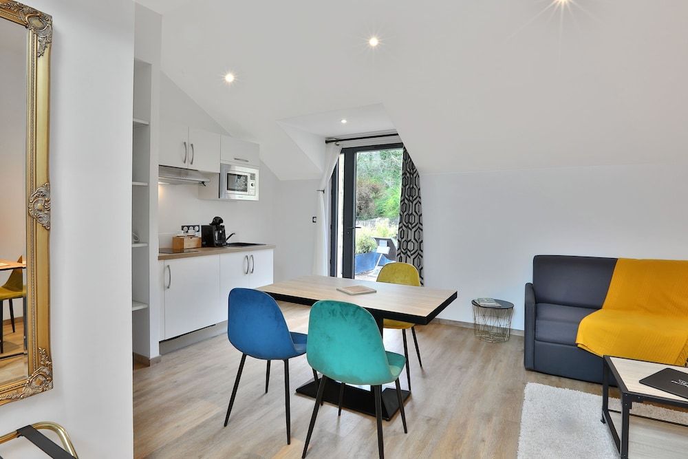 Logis HÔøΩtel L'Atelier D'Epicure 2