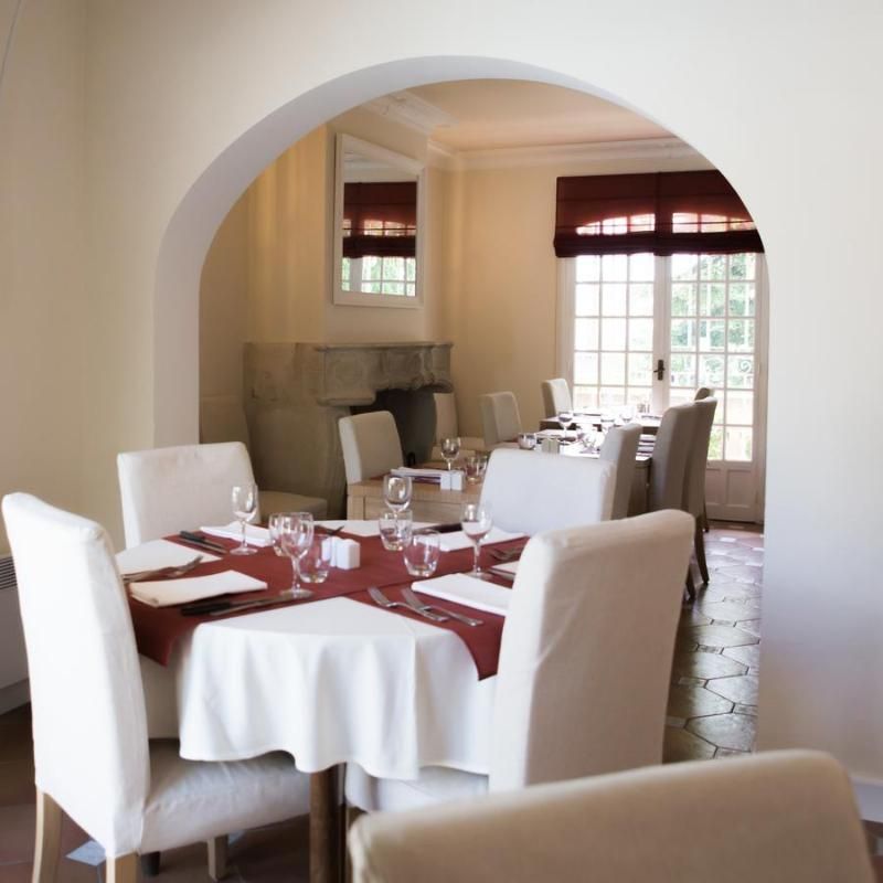 Logis Hôtel L'Enclos Des Lauriers Roses 3 estrellas en Cabrières