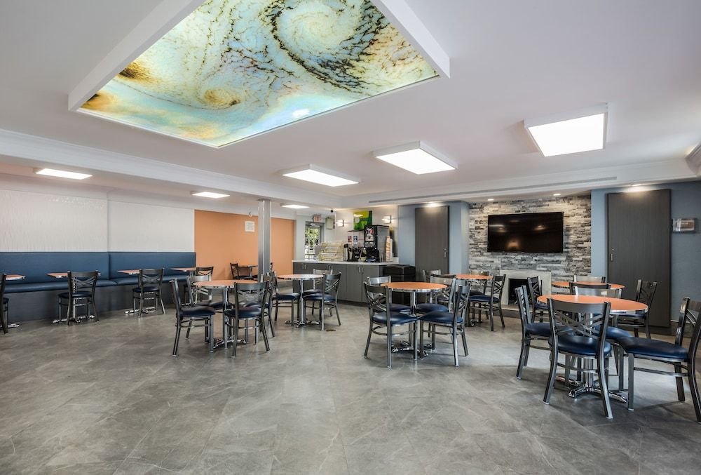 Quality Inn Hampton - Newport News 2