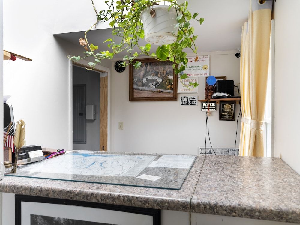 OYO Hotel Starlite Seneca Falls 2