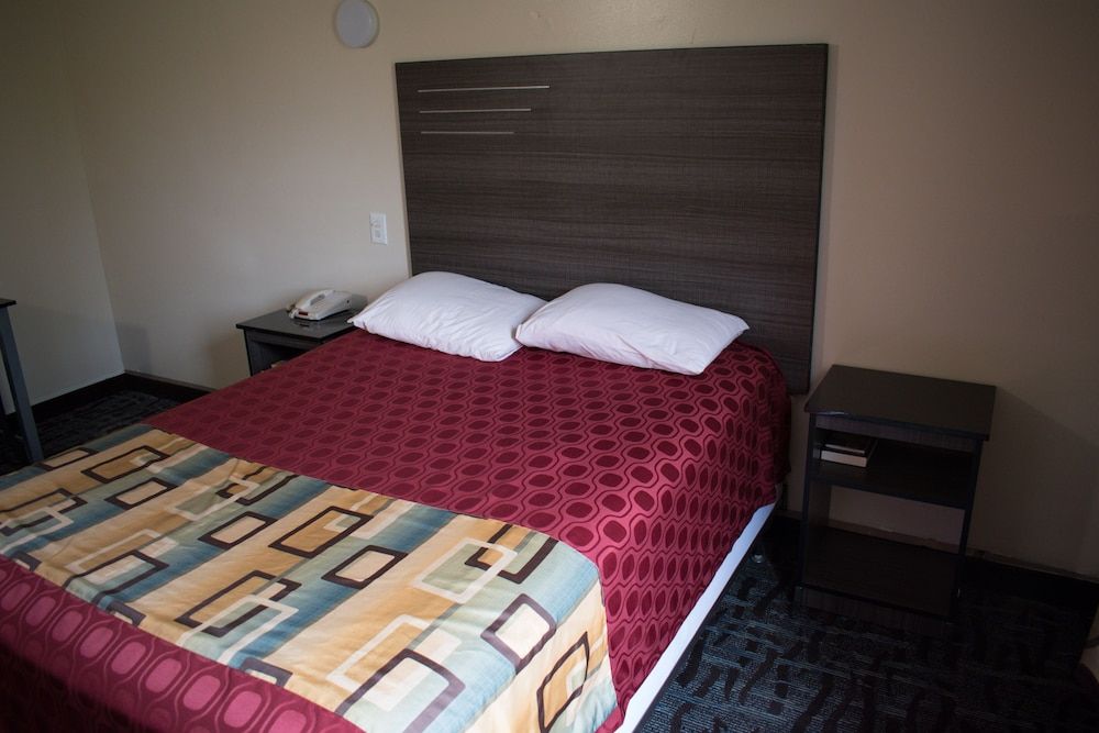 Inn Of Lenoir Motor Lodge 3