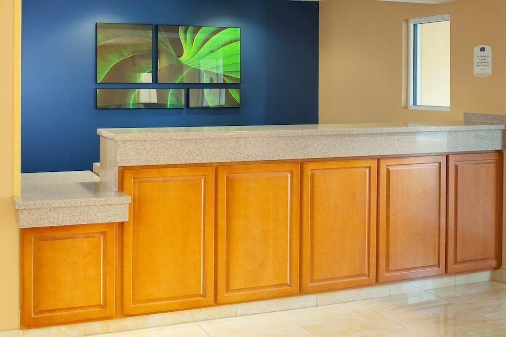 Country Inn & Suites by Radisson, Fayetteville I-95, NC 3