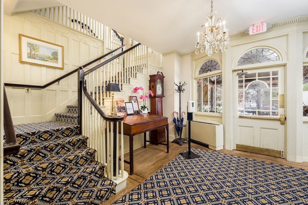 Simsbury 1820 House 3