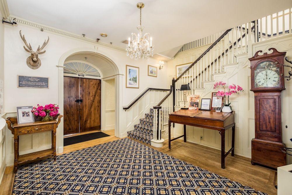 Simsbury 1820 House 2