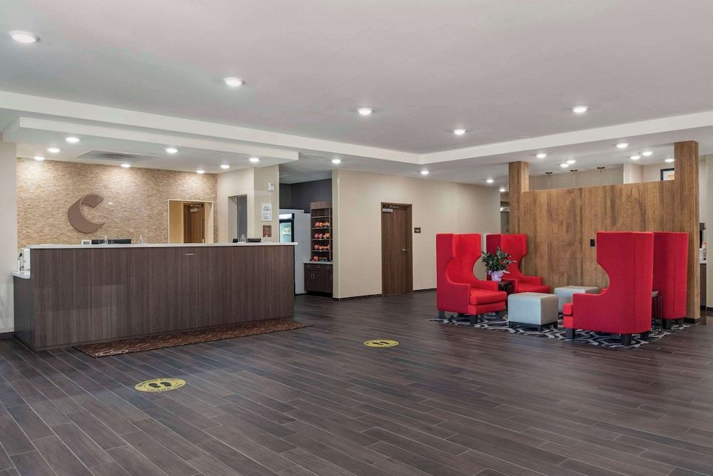 Comfort Inn Suites Downtown Near University 3