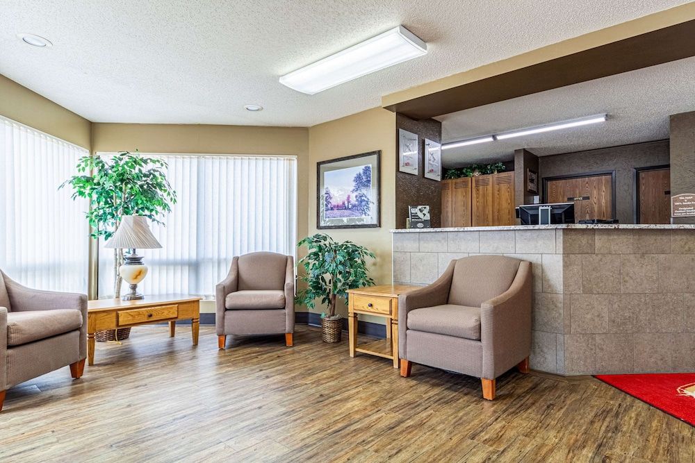 Econo Lodge Sioux Center 3